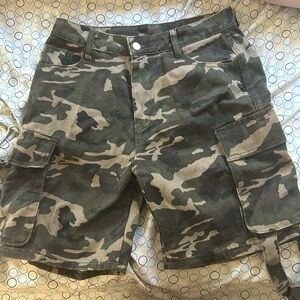 SHEIN Camaflouge Jean Shorts With Pockets